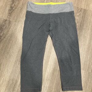 Grey lululemon capris